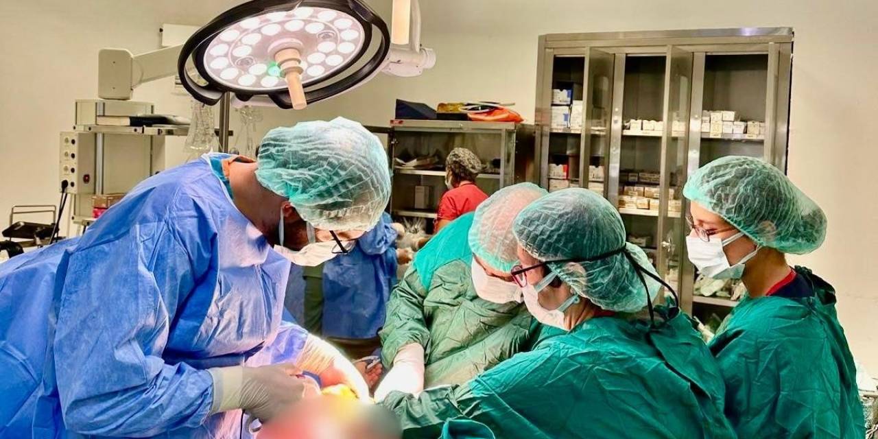 Çanakkale’de İlk Kez Tar Yöntemi İle Dev İnsizyonel Herni Onarımı Gerçekleştirildi