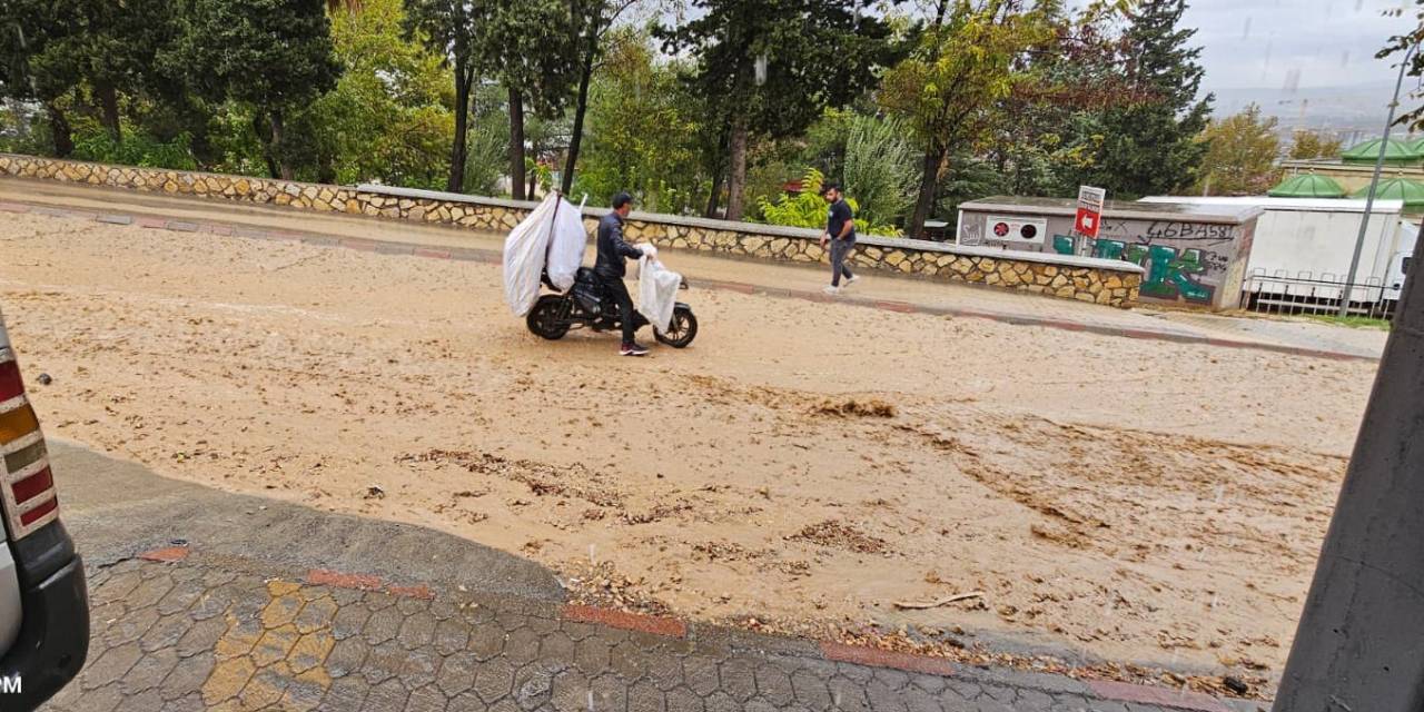 Kahramanmaraş’ta Sağanak Etkili Oldu, Su Taşkınları Yaşandı