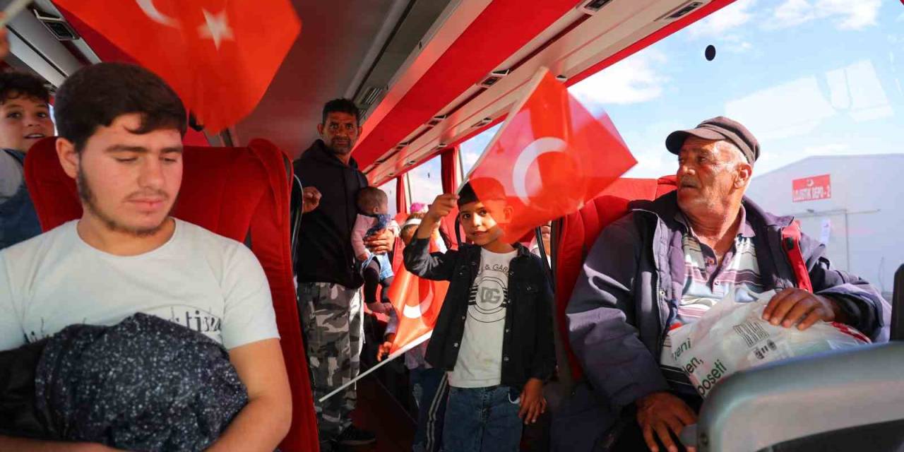 Suriyelilerin  Ülkelerine Geri Dönüşü Sürüyor