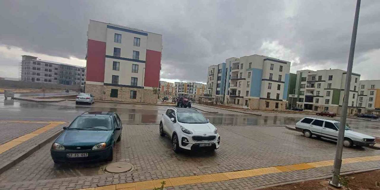 Araban’da Etkili Olan Yağış Çiftçileri Mutlu Etti