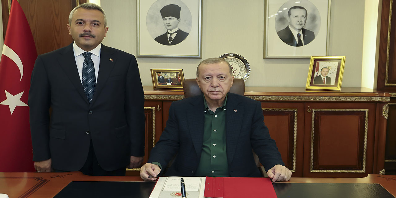 Cumhurbaşkanı Erdoğan, Rize Valiliğini ziyaret etti