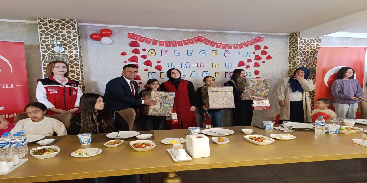 "Geleceğin Umudu Kızlarımız" projesiyle kız çocuklarına destek