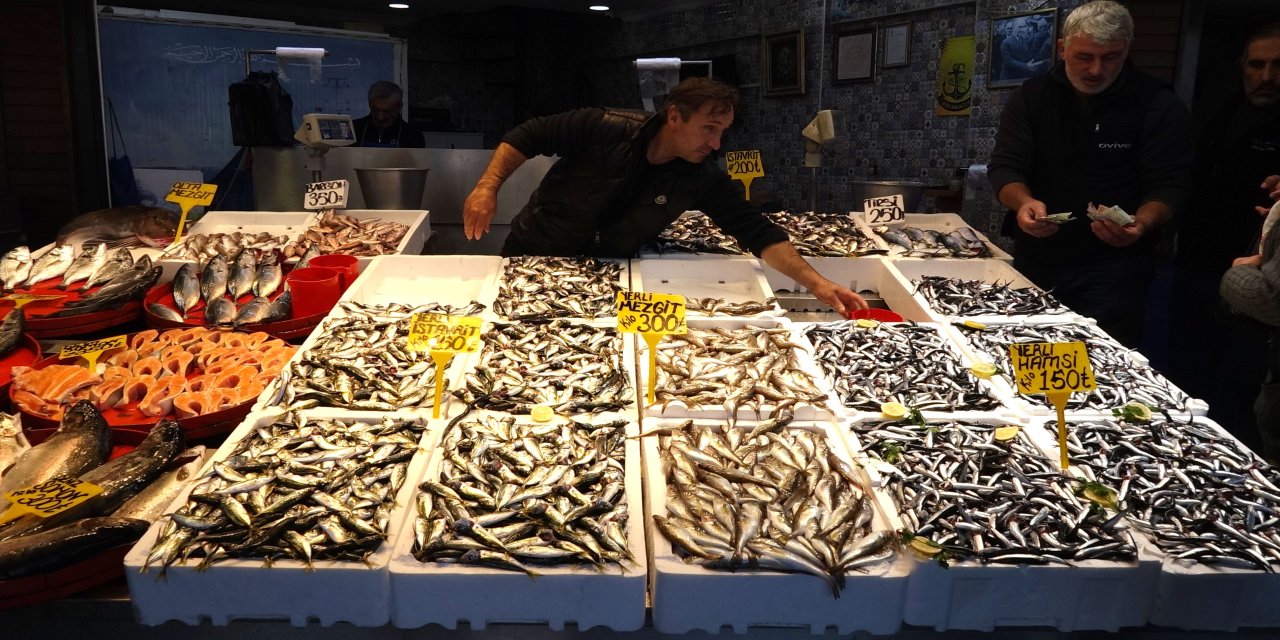 Trabzon’da balık tezgahlarında çeşit bolluğu