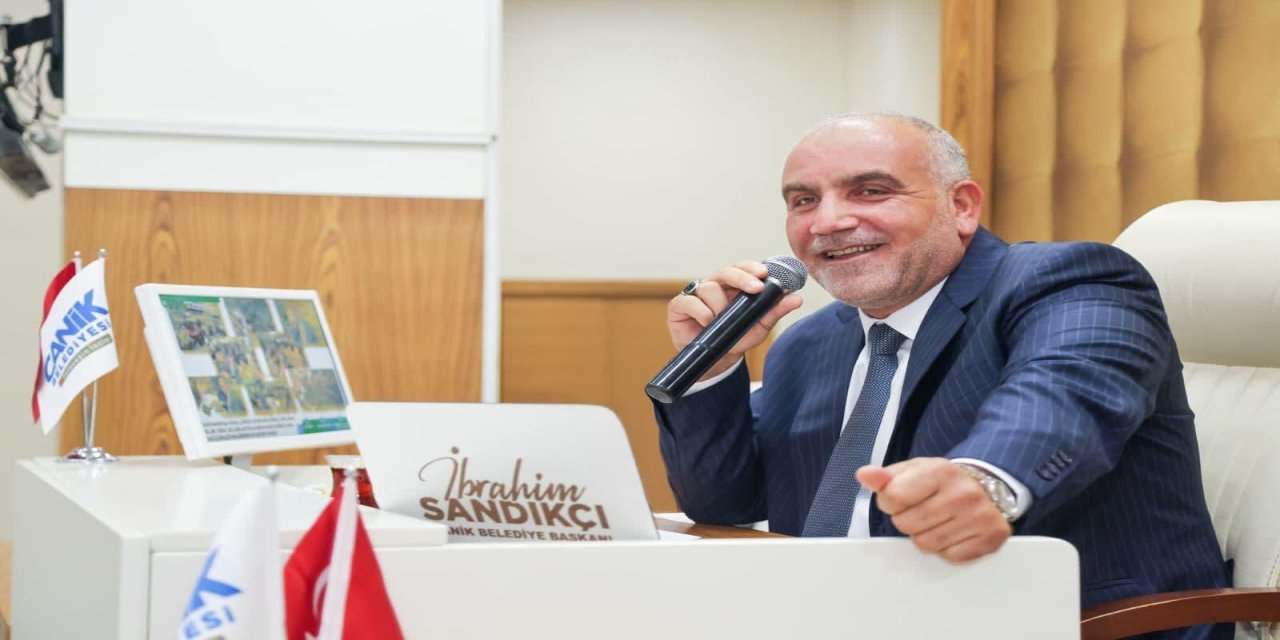 Başkan Sandıkçı: "Ailelerimize 5 bin lira destek sağlıyoruz"