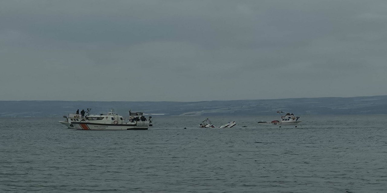 Çanakkale'de 3 kişinin öldüğü tekne, battığı yerden çıkarıldı