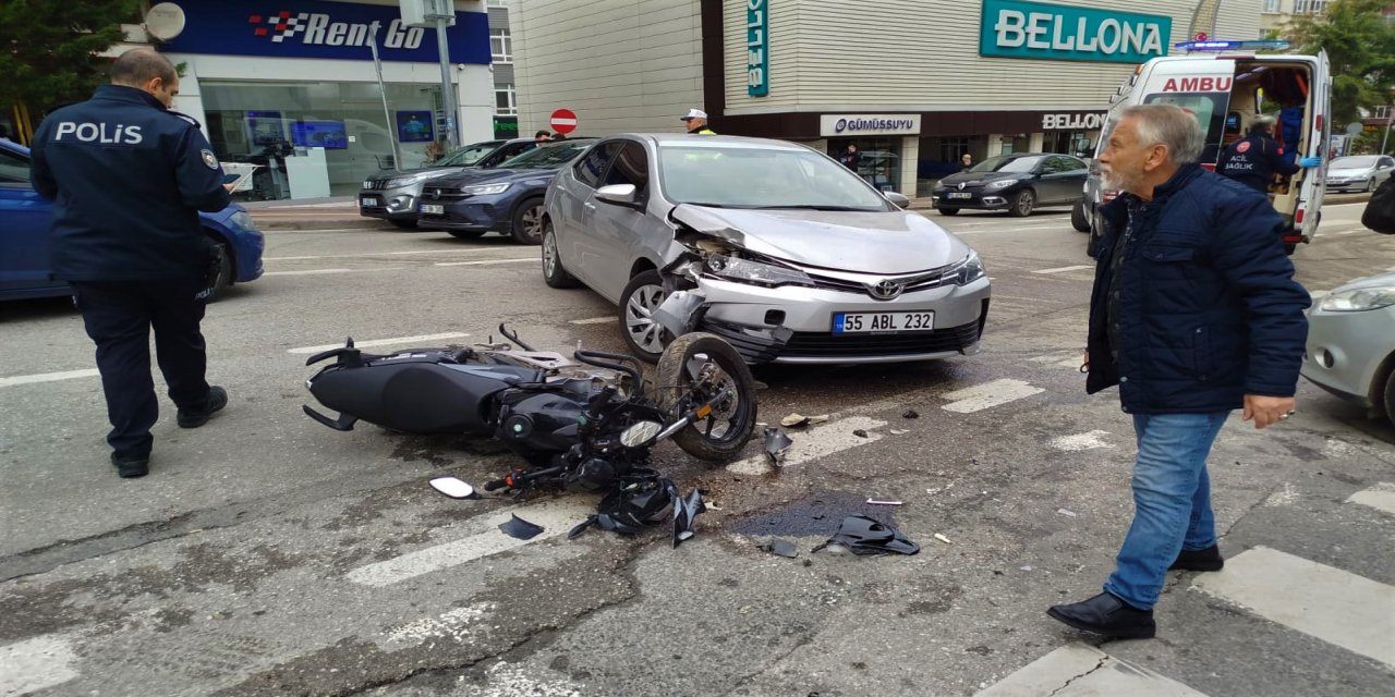 Otomobil ile motosiklet çarpıştı; 1 yaralı