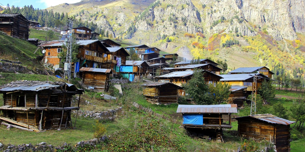 Şavşat'ın Maden köyü betonlaşmaya direniyor