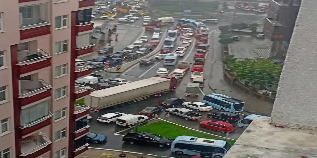Rize Eğitim ve Araştırma Hastanesi Kavşağında Trafik Kabusu! Ambulanslar ve Hastalar Mağdur, Çözüm Bulunamıyor!