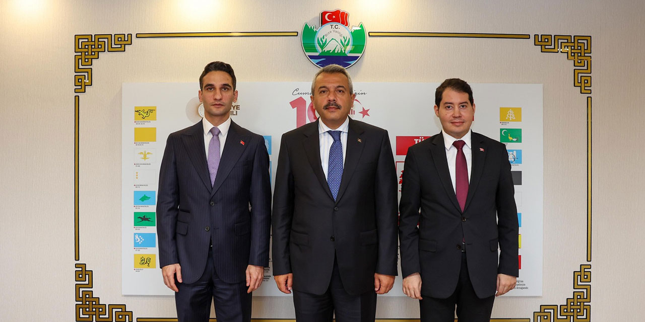 Rize'den Ayrılan Kaymakamlardan Vali Baydaş’a Veda Ziyareti