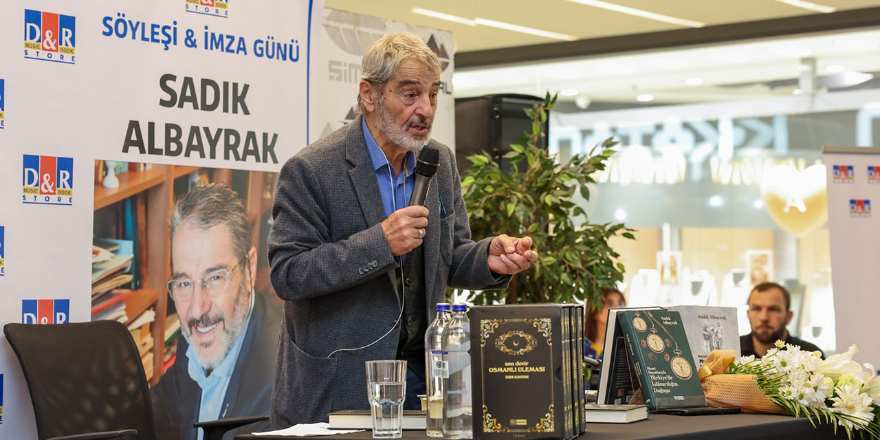 Gazeteci-yazar Sadık Albayrak Rize'de imza gününde okurlarıyla buluştu