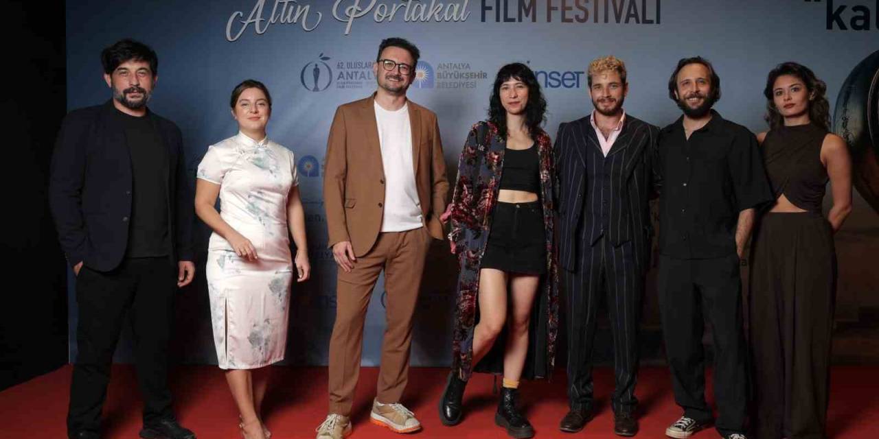 62. Uluslararası Antalya Altın Portakal Film Festivali Kırmızı Halı Geçişiyle Başladı