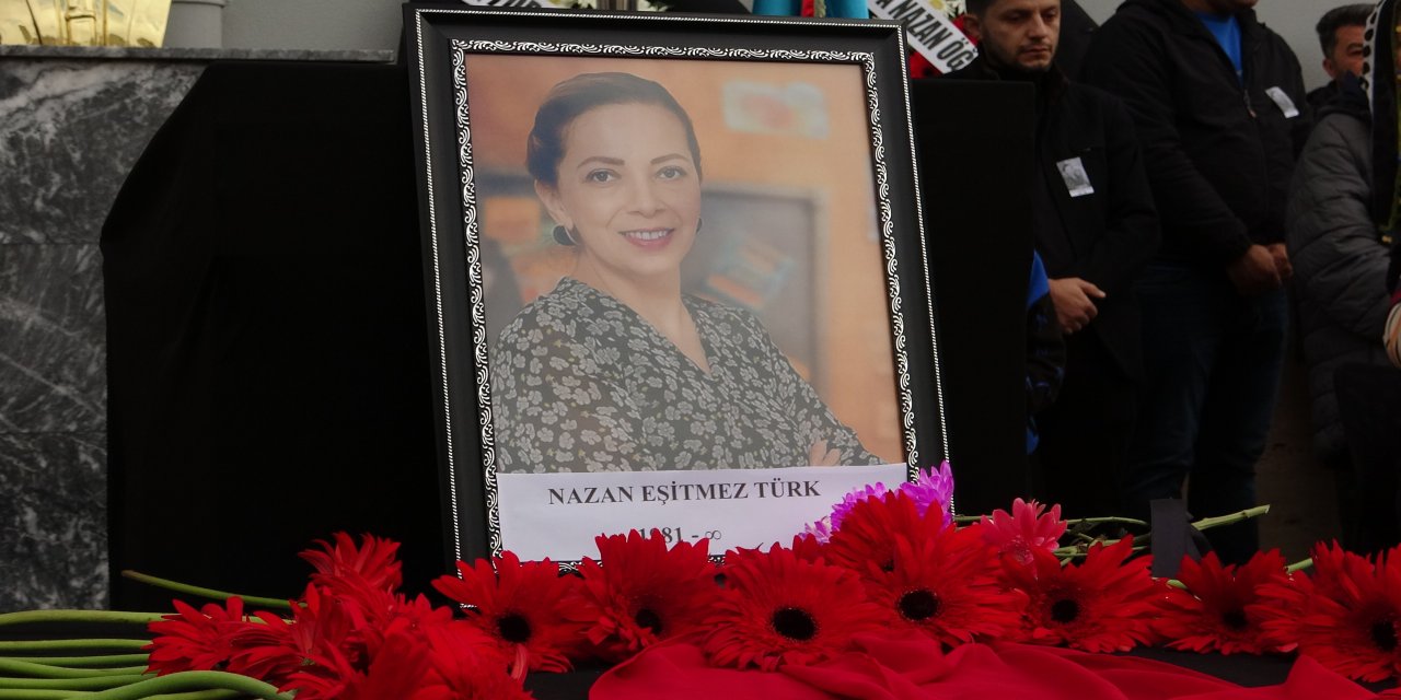 Kansere yenik düşen öğretmen için okulunda tören düzenlendi