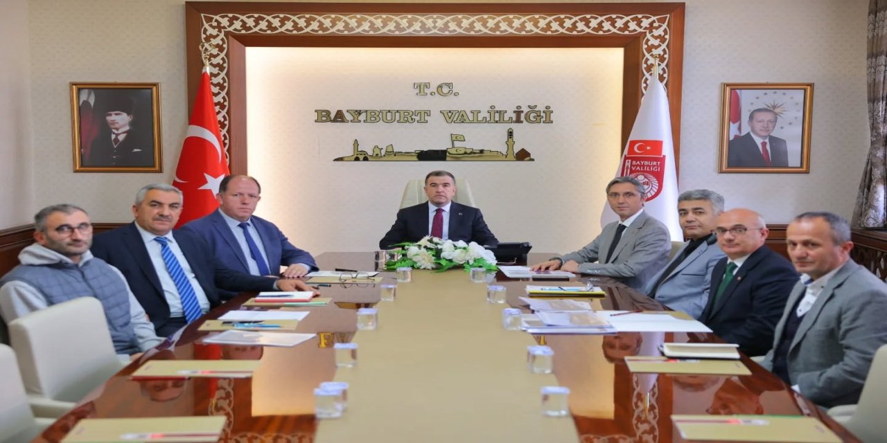 Bayburt'taki eğitim yatırımları toplantıda görüşüldü