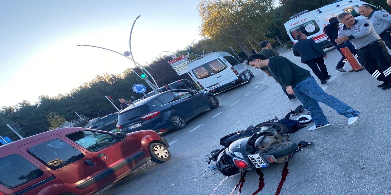 Ambulansın çarptığı üniversite öğrencisi, öldü