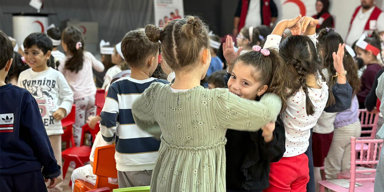 Rize’de Minik Kalplerden Büyük İyilik! Gülbahar Hatun Anaokulu'nda Kızılay Haftası Coşkusu