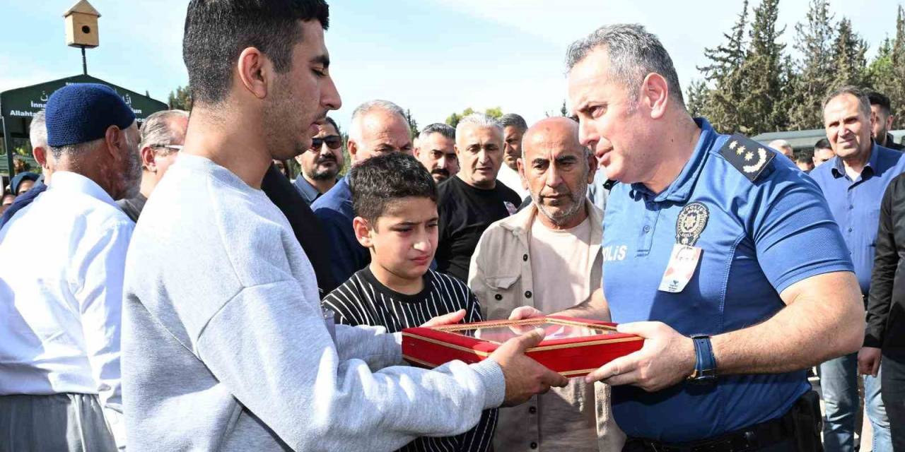 Kalp Krizi Geçiren Polis Memuru Son Yolculuğuna Uğurlandı