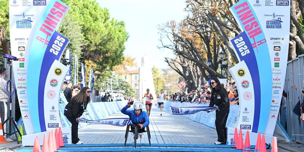 Bağcılar Belediyesi Sporcuları İstanbul Maratonu’nda Şampiyon Oldu