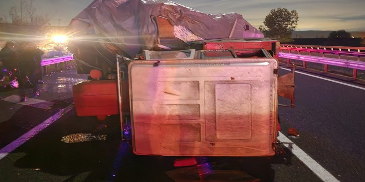 Bolu’da traktörle hafif ticari araç çarpıştı: 5 yaralı