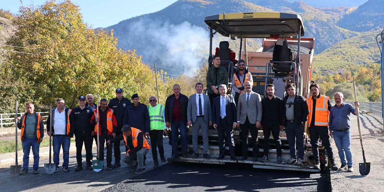 Vali Ergün Ardanuç’ta asfaltlama çalışmalarını yerinde inceledi