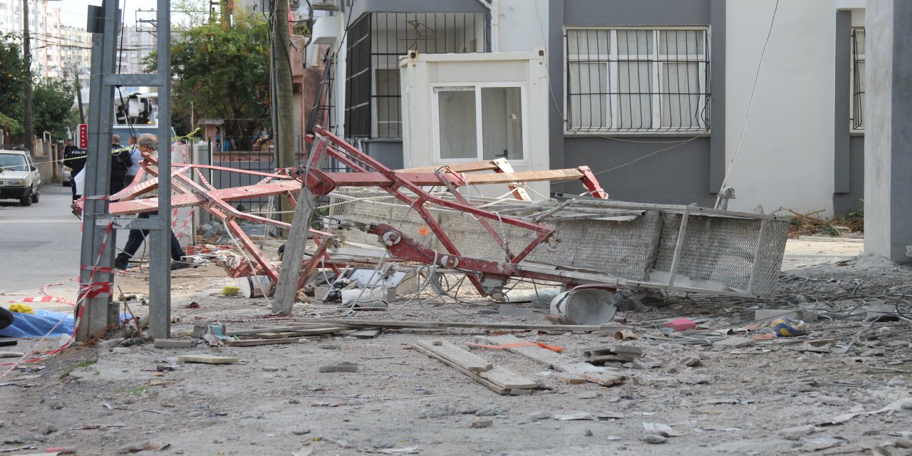 Adana'da demir iskele zemine çakıldı: 1 ölü, 1 yaralı