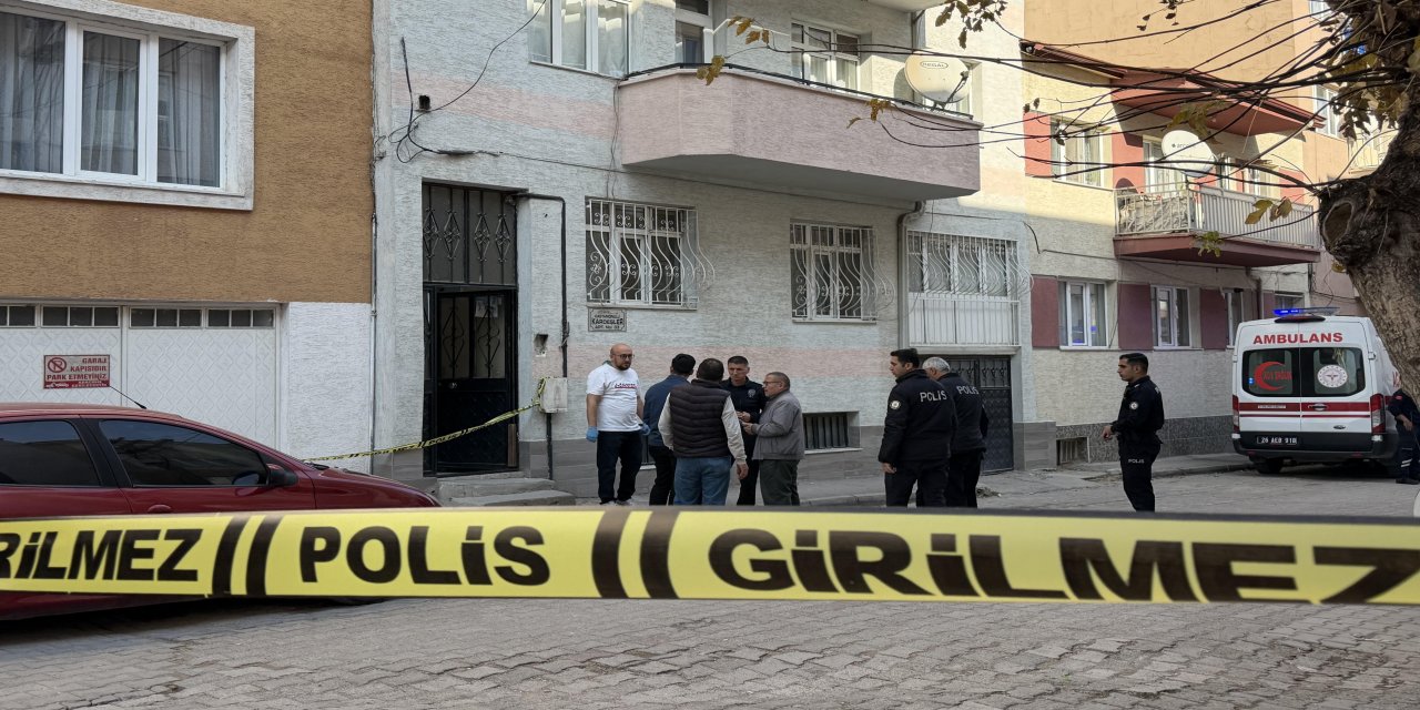 2 engelli çocuk annesi kadın, evde boğazı kesilmiş halde bulundu