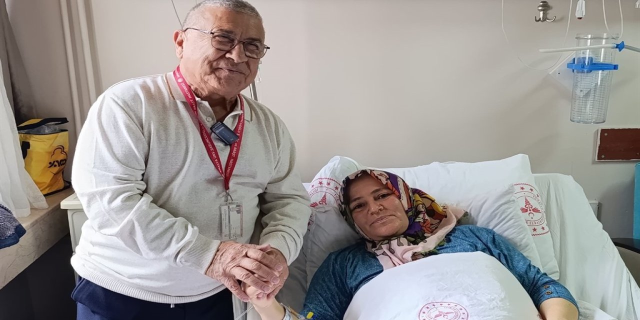 Karnından 8,5 kiloluk kitle çıkarıldı