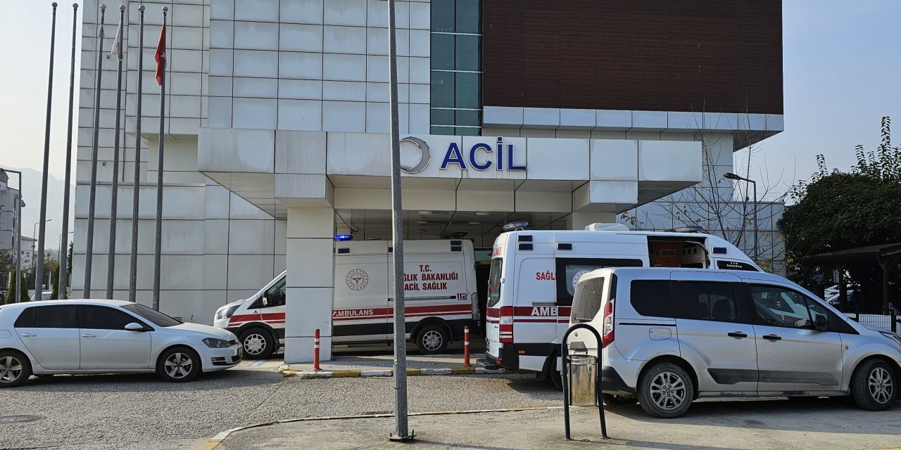 Villada bilinçleri kapalı halde bulunan Filistin uyruklu 2 kişi, hastanede öldü