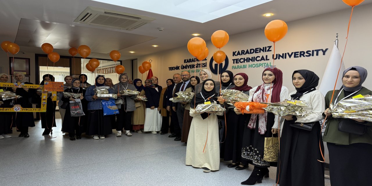 Trabzon Üniversitesi öğrencileri, lösemi tedavisi gören çocuklara moral kaynağı oldu