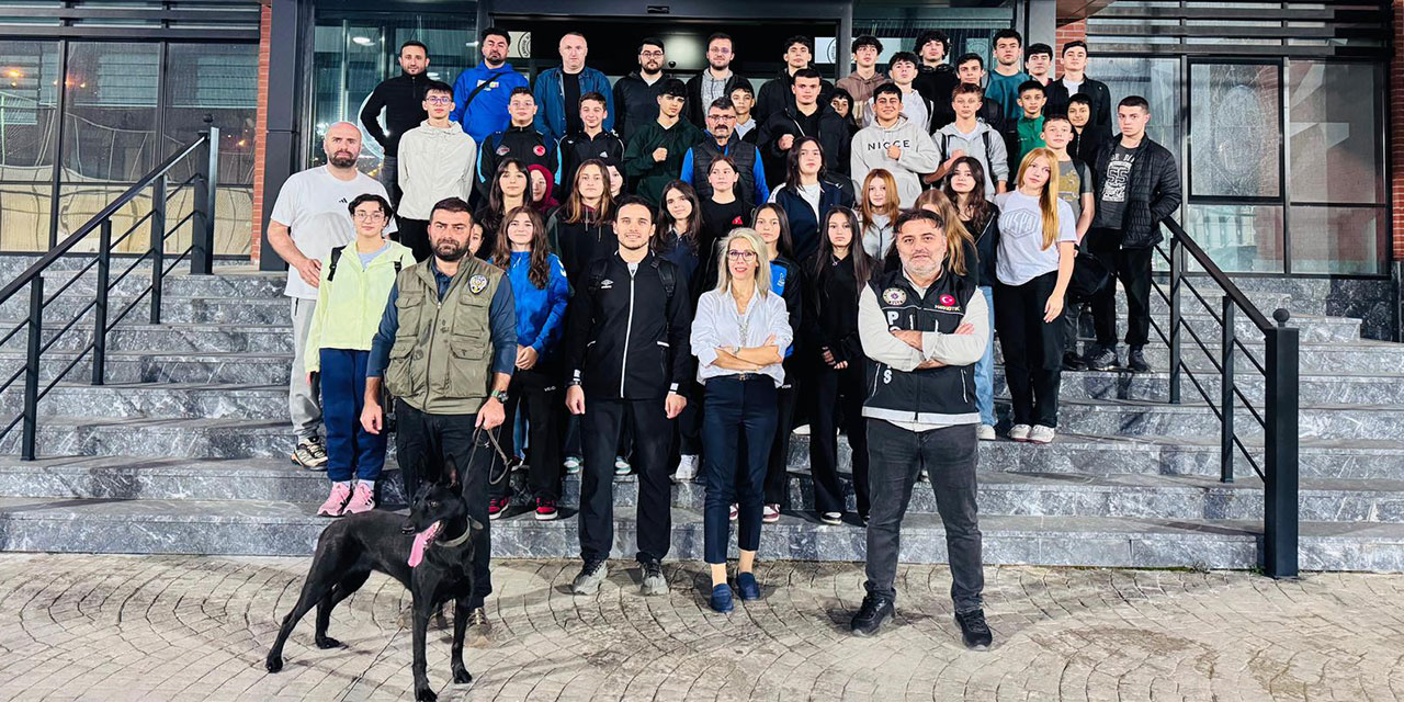 Çaykur Rizespor'dan Bağımlılıkla Mücadele Eğitimi