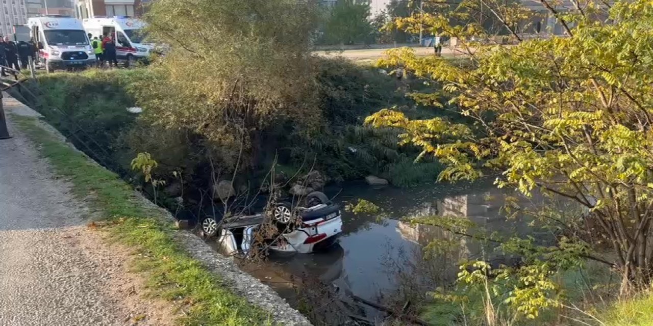 Amasya'da otomobil köprüden Tersakan çayına uçtu: 2 kız çocuğunu vatandaşlar kurtardı