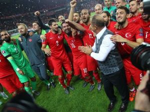 Milliler Zaferi Böyle Kutladı