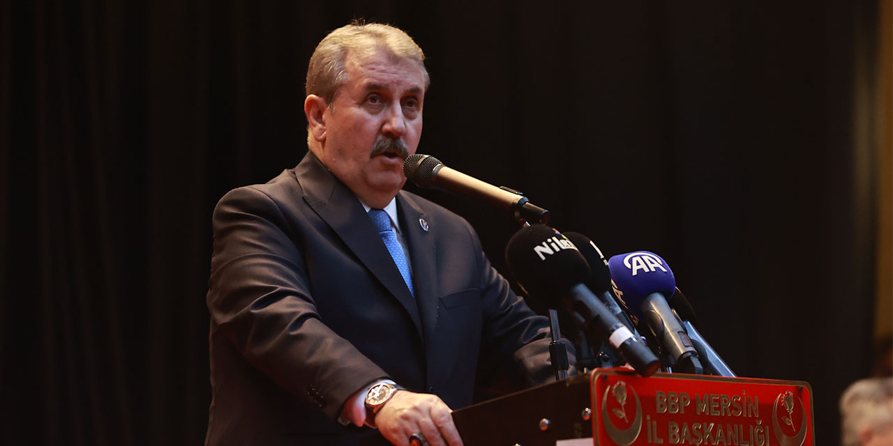 Destici: Türk bayrağını asmayan benim kardeşim olamaz