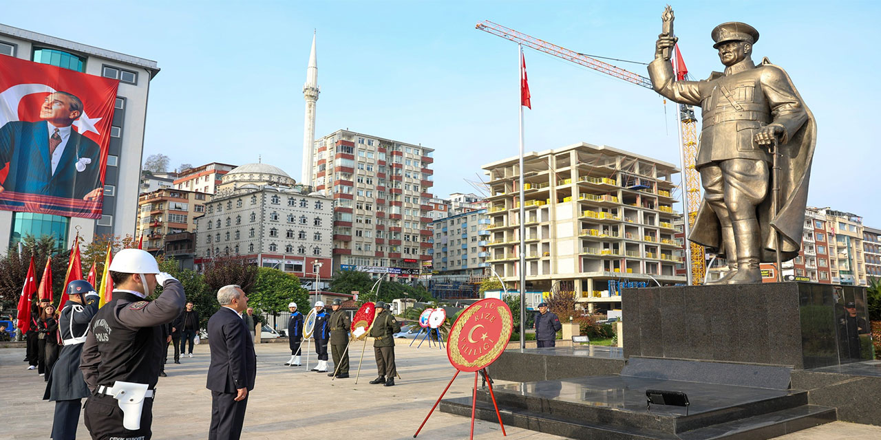 Büyük Önder Atatürk için Rize'de anma töreni düzenlendi