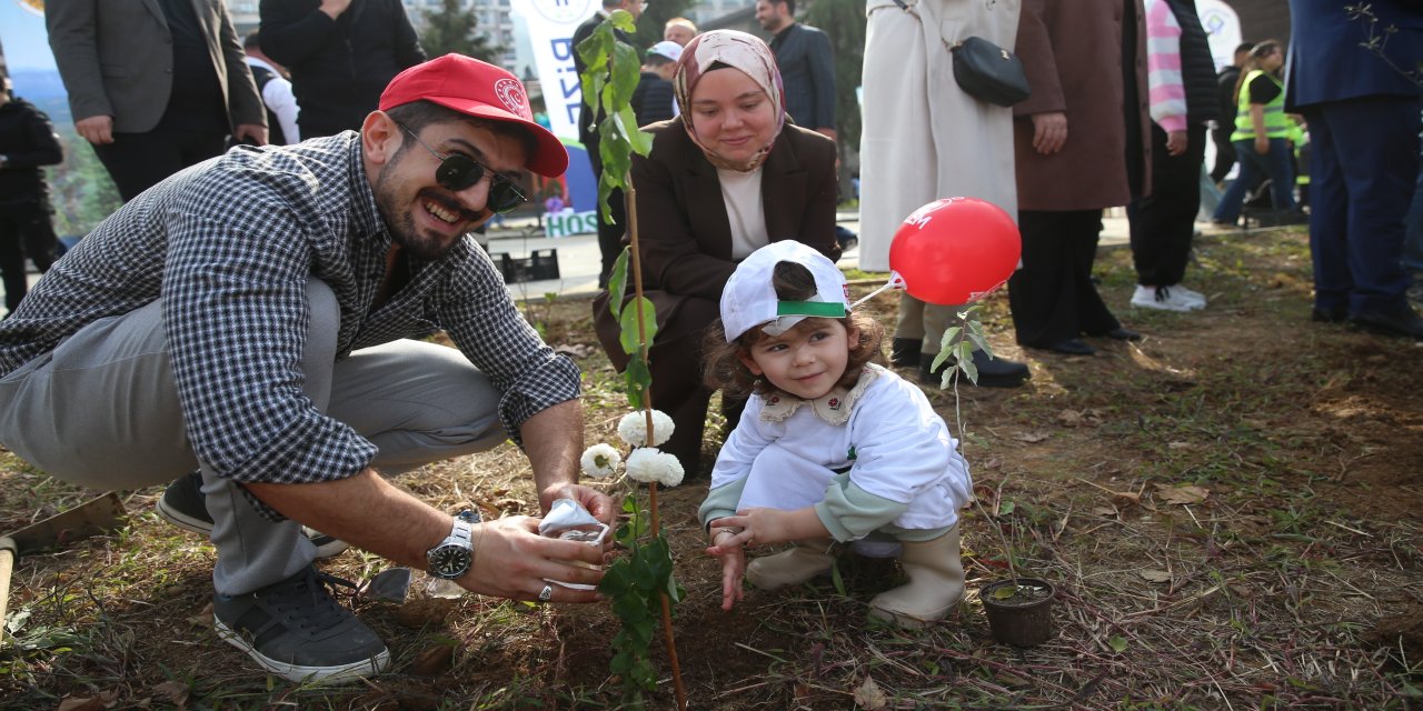 Rize'de "Milli Ağaçlandırma Günü" kapsamında fidan dikildi