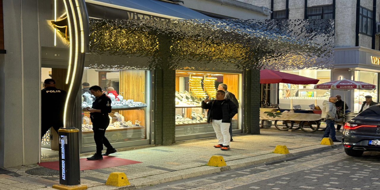 Ordu'da kuyumcudan 2 milyon liralık altın çalan şüpheli, Trabzon'da yakalandı