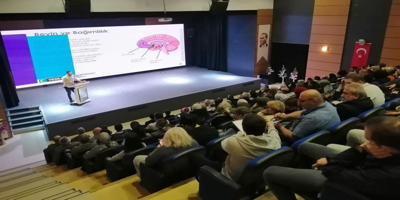 Rize’de Bağımlılıkla Mücadele Farkındalık Semineri Düzenlendi