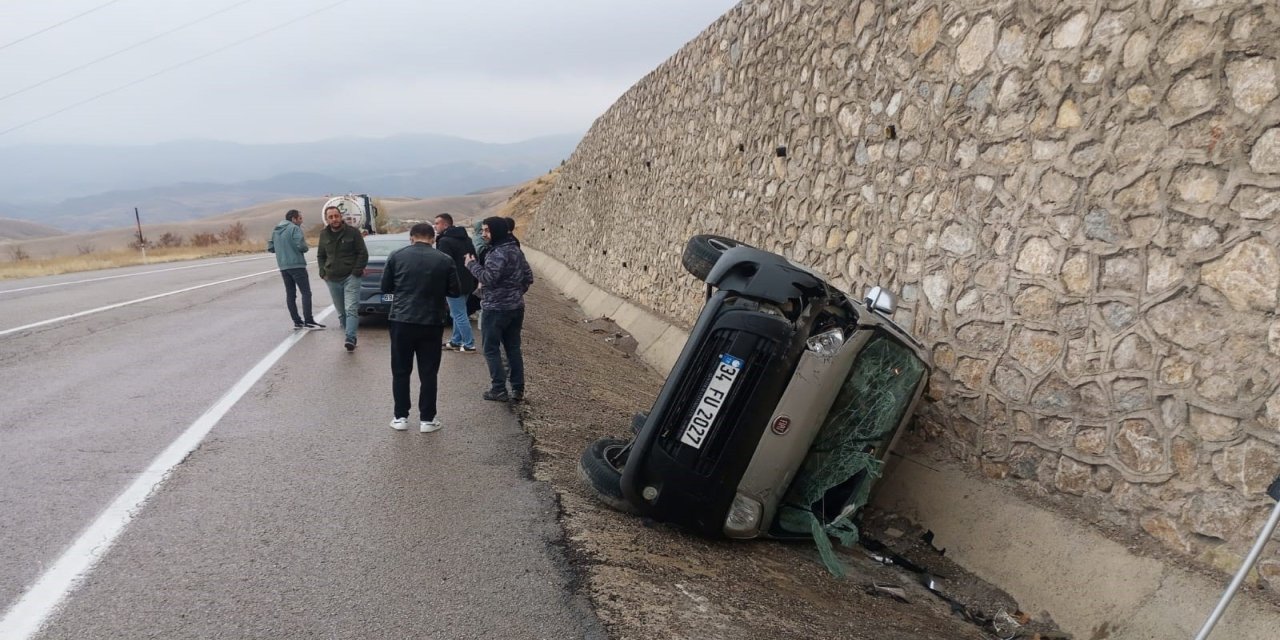 Bayburt-Erzurum kara yolunda trafik kazası: 3 yaralı