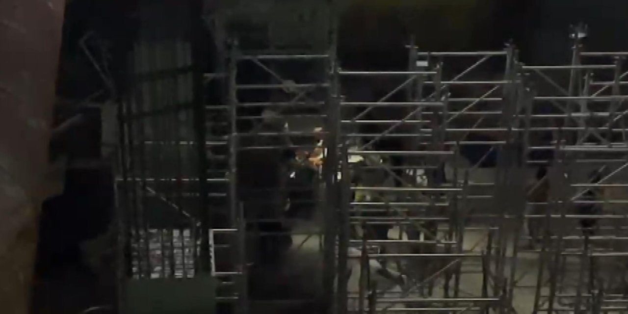 Beyoğlu'nda metro inşaatında iskele devrildi: 1 ölü, 4 yaralı