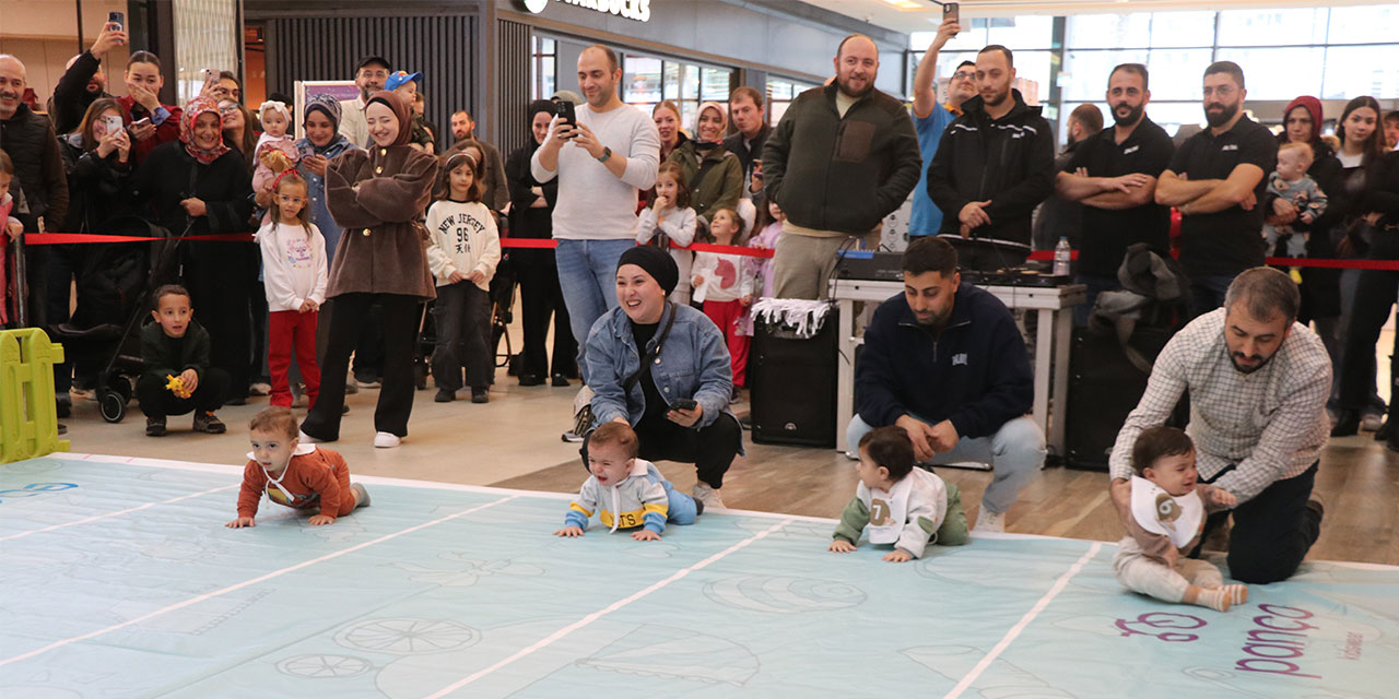 Rize'de bebek emekleme yarışması düzenlendi