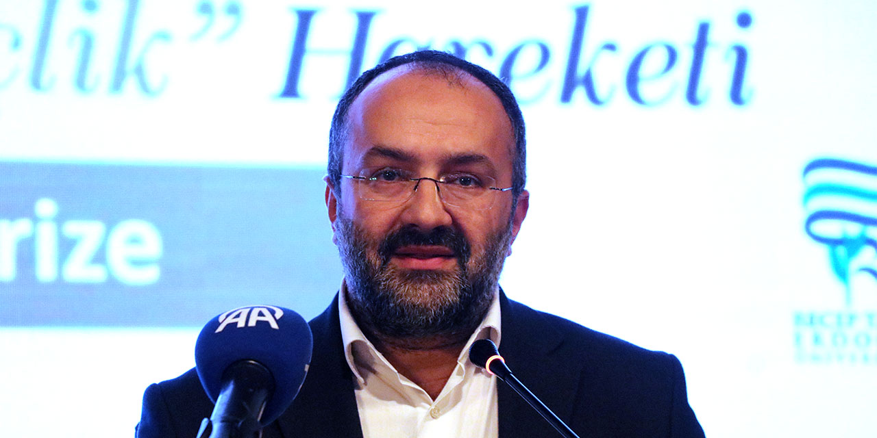 Rize'de "Kayıp Coğrafyanın İzinde Doğu Türkistan" konulu konferans düzenlendi