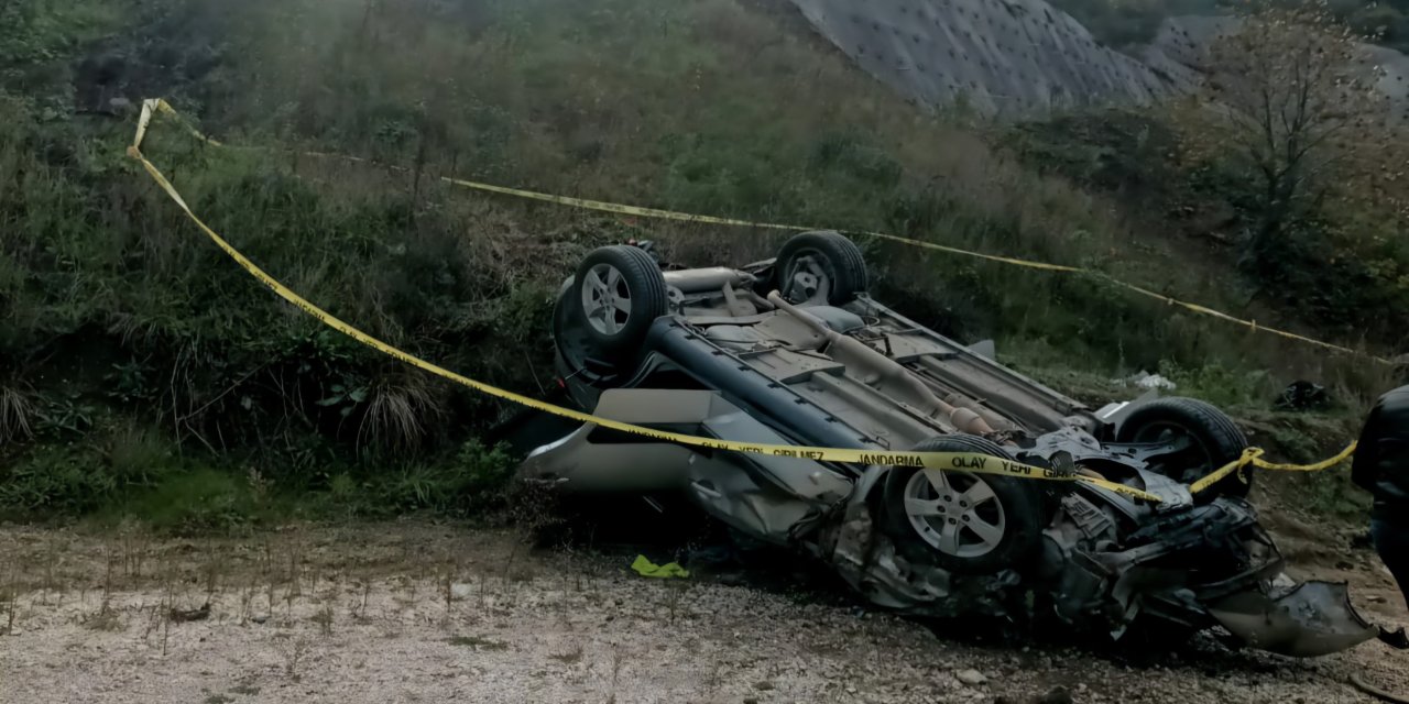 Otomobil, uçuruma devrildi: 1 ölü, 3 yaralı