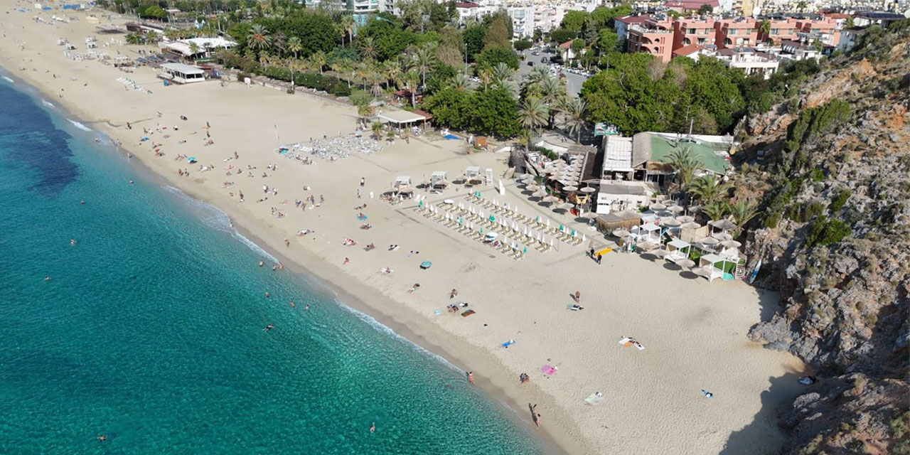 Rize’nin yaylalarında kar Alanya’da güneş