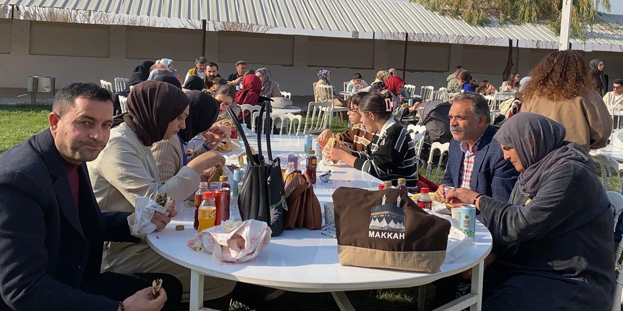 Öğretmenler, hamsi festivalinde eğlendi
