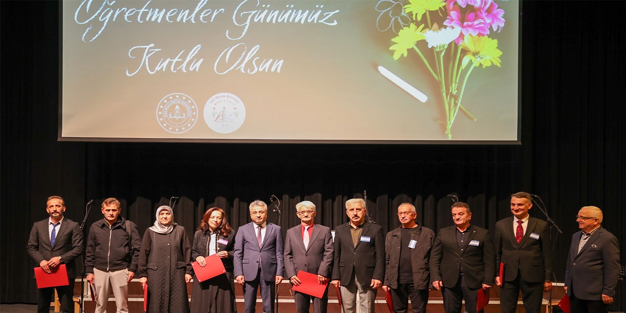 Rize’de 24 Kasım Öğretmenler Günü kutlandı