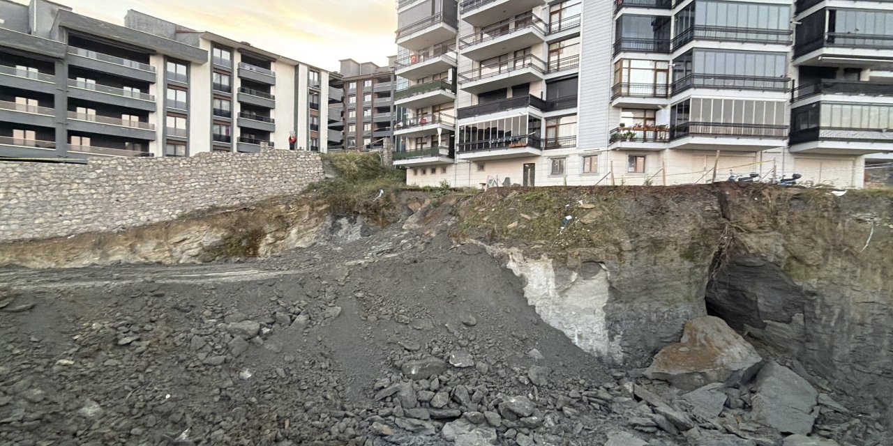 İnşaat alanında toprak kayması: 70 kişi evlerinden tahliye edildi