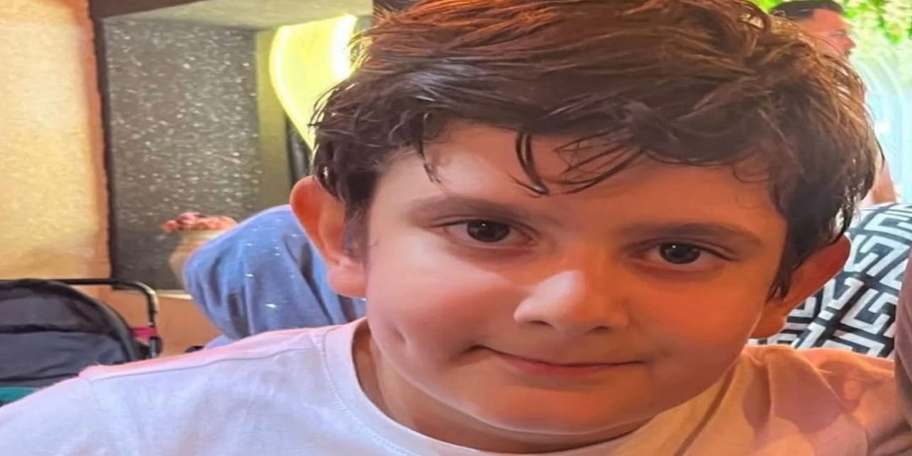 Nefes borusuna kaçan jelibon kaçan 8 yaşındaki Ahmet, toprağa verildi