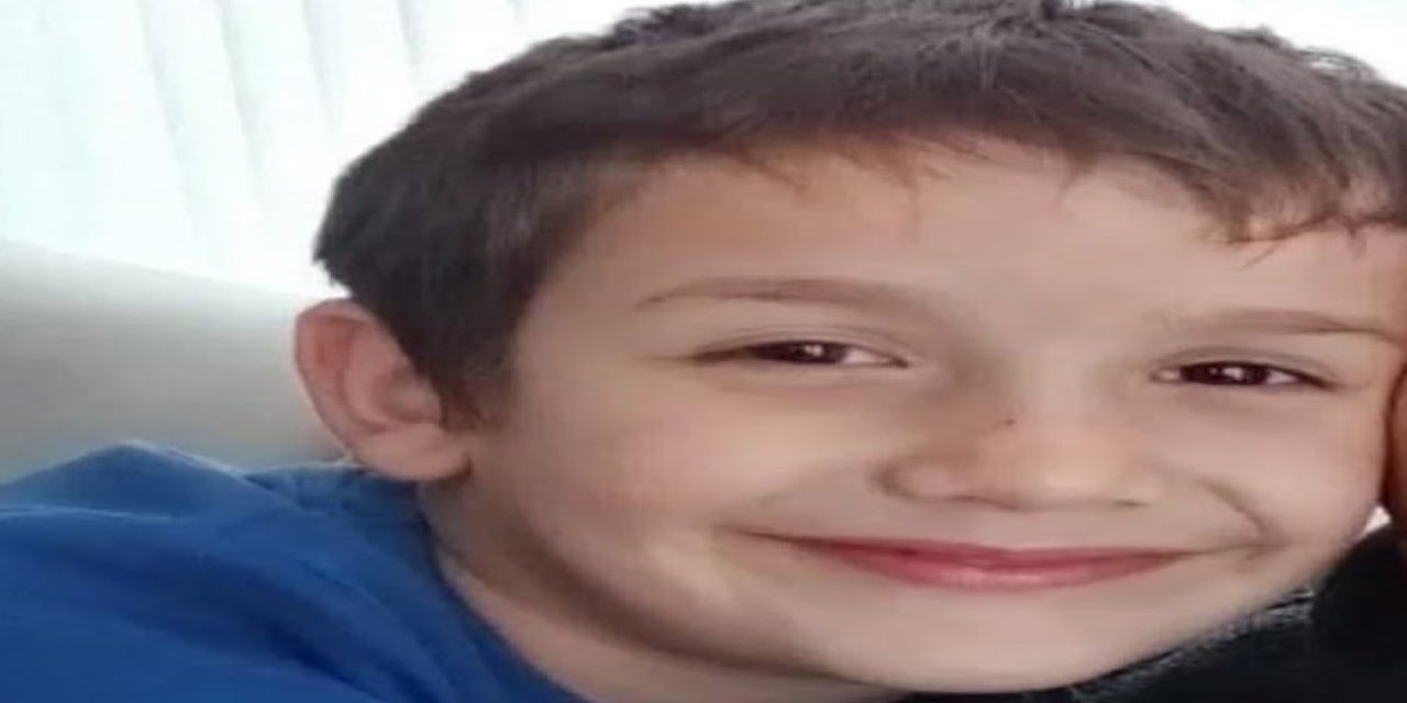 Elektrikli bisiklet, bina duvarına çarptı; 2 arkadaştan 1'i öldü