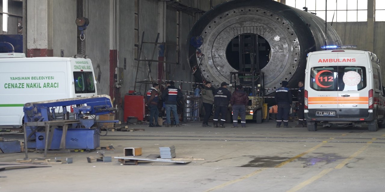 Fabrikada iş kazası: 3 tonluk sacın altında kalan 2 işçi öldü