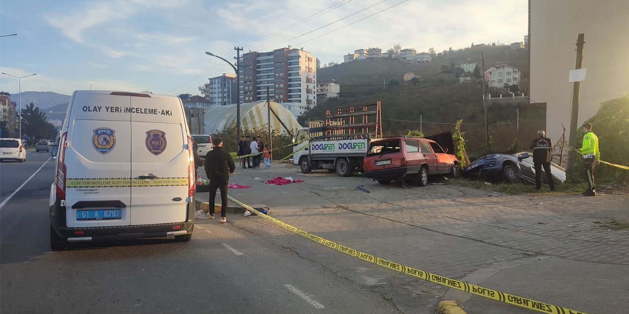 Trabzon'da otomobilin çarptığı babaanne ile 2 torunu ağır yaralandı; kaza kamerada