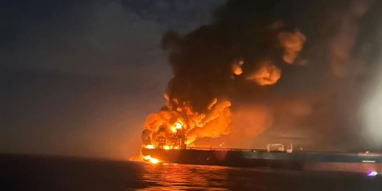 Gemiden tahliye edilen 25 personel tedbiren hastaneye götürüldü